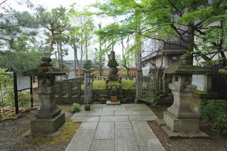 蒲生氏郷の墓(興徳寺)写真