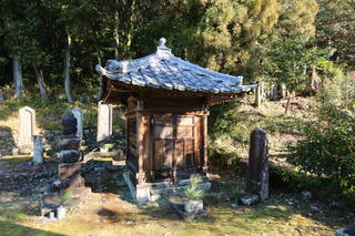 千村家墓所(東禅寺)と春秋園写真