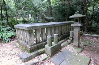 吉川千法師と乳母の墓写真