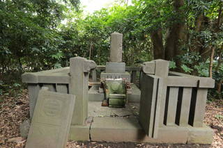 三浦義意の墓写真