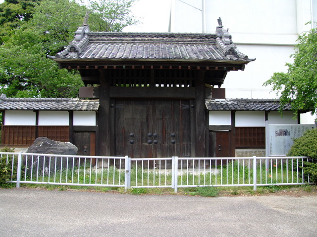 陣屋門の写真