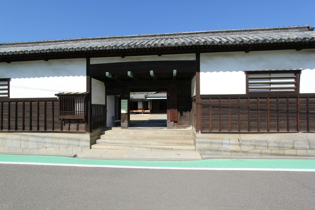 長屋門の写真