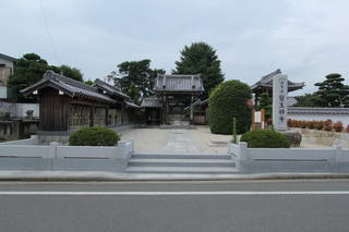 西郷弾正の墓(医王寺)の写真