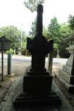 亀居八幡神社の宝篋印塔の写真