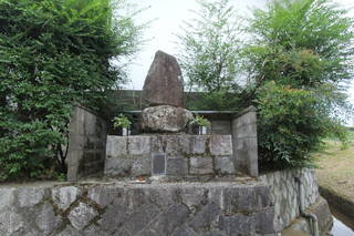 熊谷元直の墓の写真