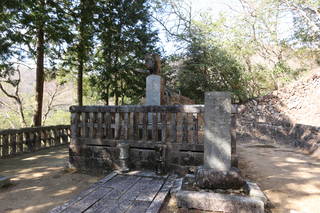 毛利隆元墓所の写真
