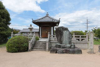 別所長治の墓(法界寺)写真