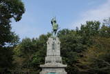 加藤清正公立像(本妙寺公園)の写真