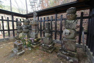 室賀氏墓所(前松寺)写真