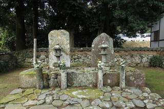 松浦久信夫婦の拝塔(安国寺)の写真