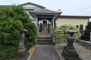 斯波兼頼の墓(光明寺)写真