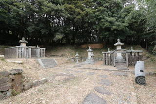 長府毛利家墓所(覚苑寺)写真