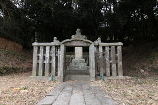 長府毛利家墓所(覚苑寺)の写真